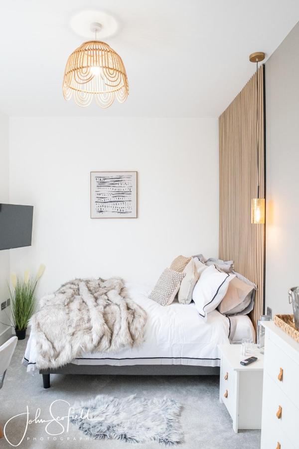 Boutique Nights Aparthotel Истборн Екстериор снимка
