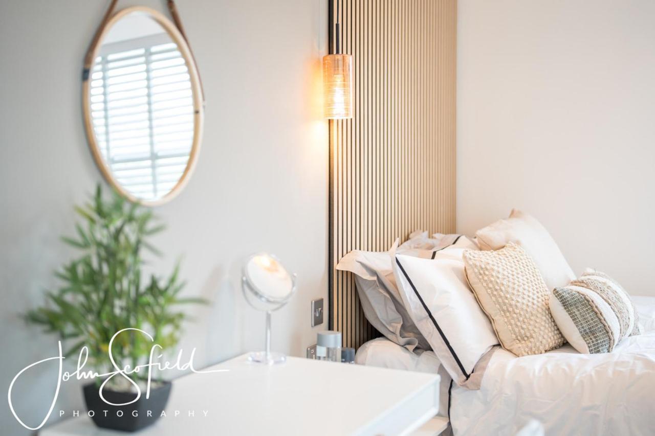 Boutique Nights Aparthotel Истборн Екстериор снимка